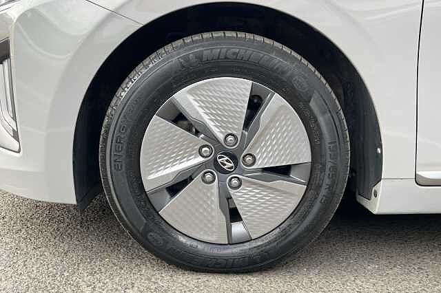 Hyundai IONIQ 1.6 GDi Hybrid Premium 5dr DCT